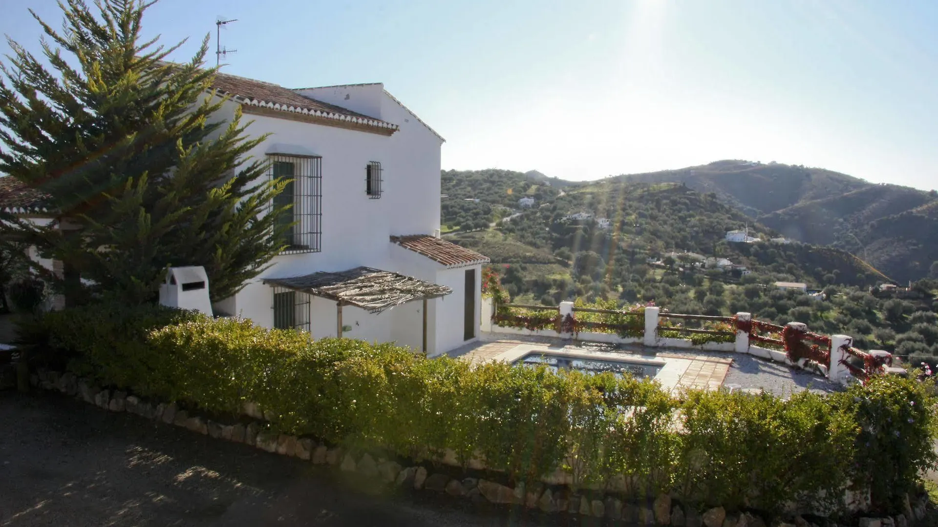 Casas De Cantoblanco Viñuela